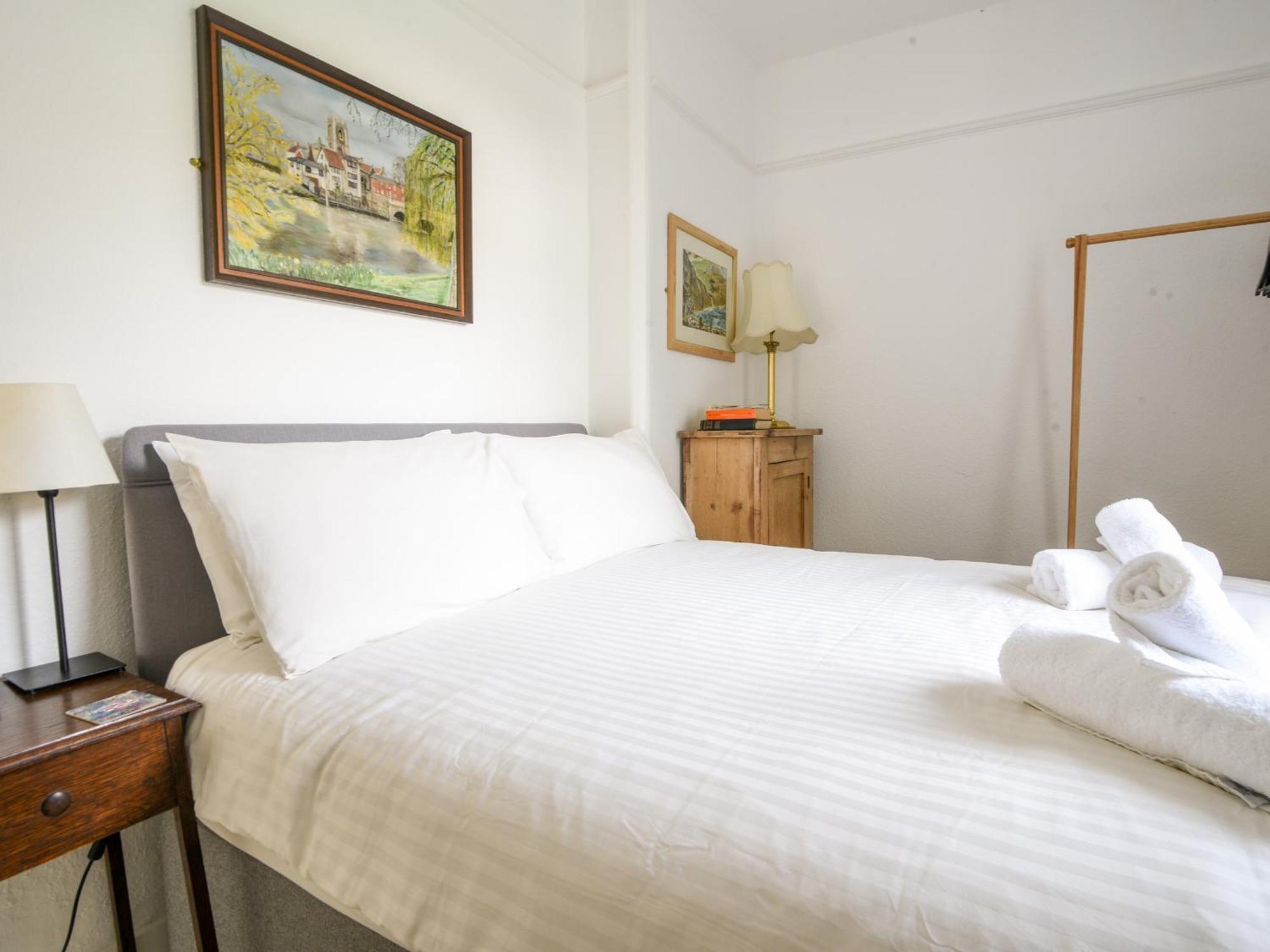 Naunton Cottage Lyme Regis Bagian luar foto